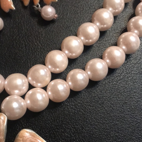 FLOWERS & PEARLS - Picture 3 of 5